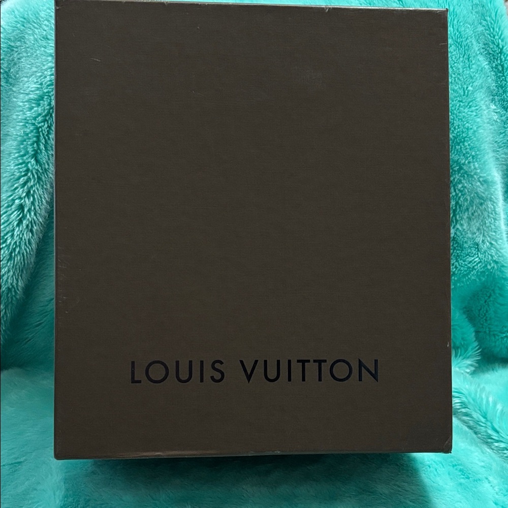 LOUIS VUITTON MONOGRAM LIMITED EDITION Leonor ruffle bag Excellent condition - Picture 15 of 15